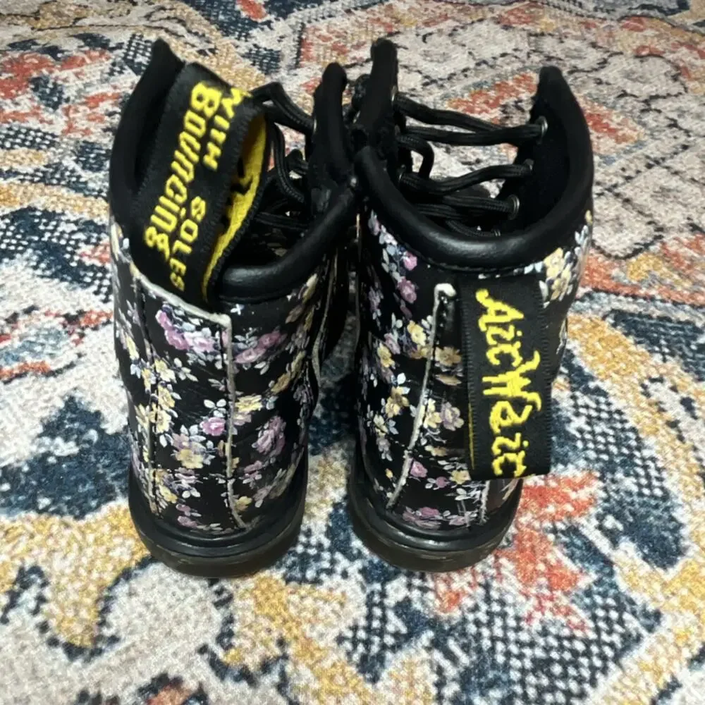 Dr. Martens Brooklee Kids Floral Leather Boots — US 9 Girls / UK 8 / EU 26